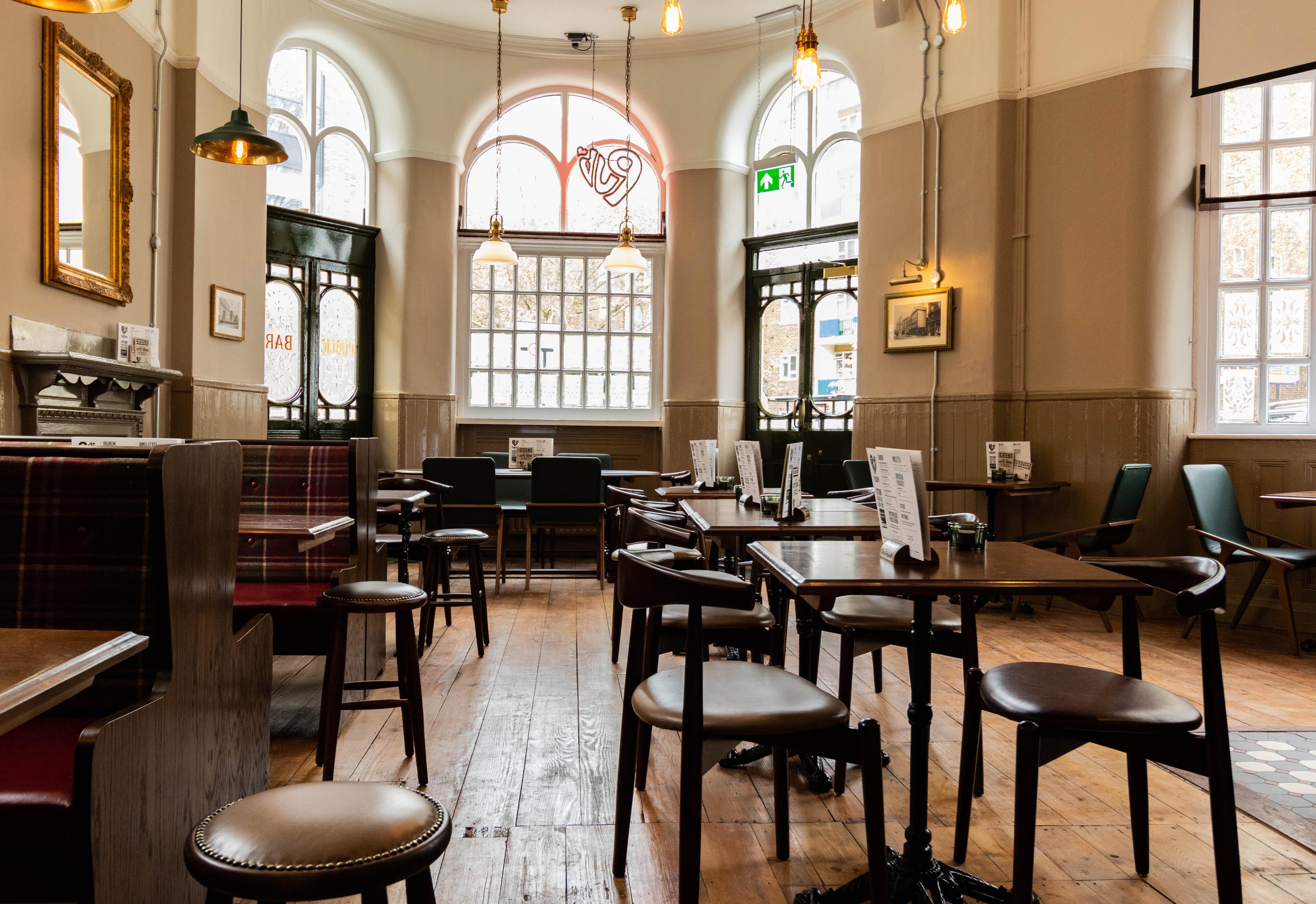 Publove @ The White Ferry, Victoria Londra
